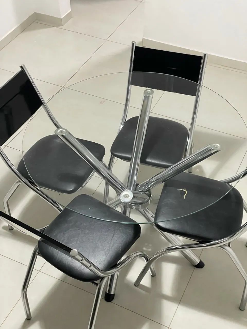 Mesa com 4 cadeiras  - Foto 3