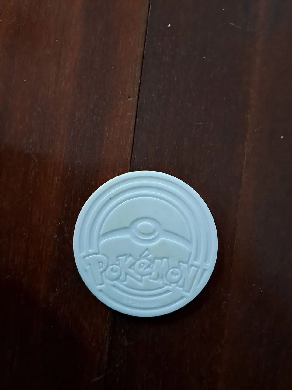 Moeda pokemon colecionável mewtwo - Foto 2