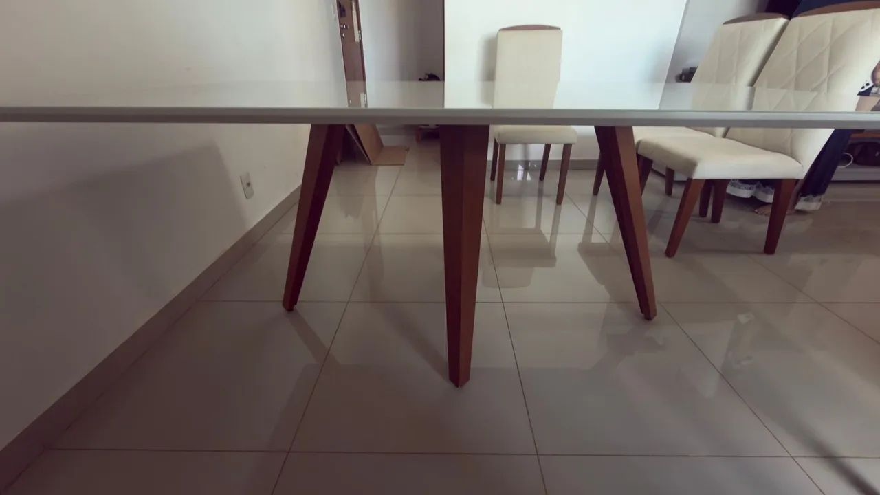 Mesa de 6 lugares madeira com tampo de vidro  - Foto 2