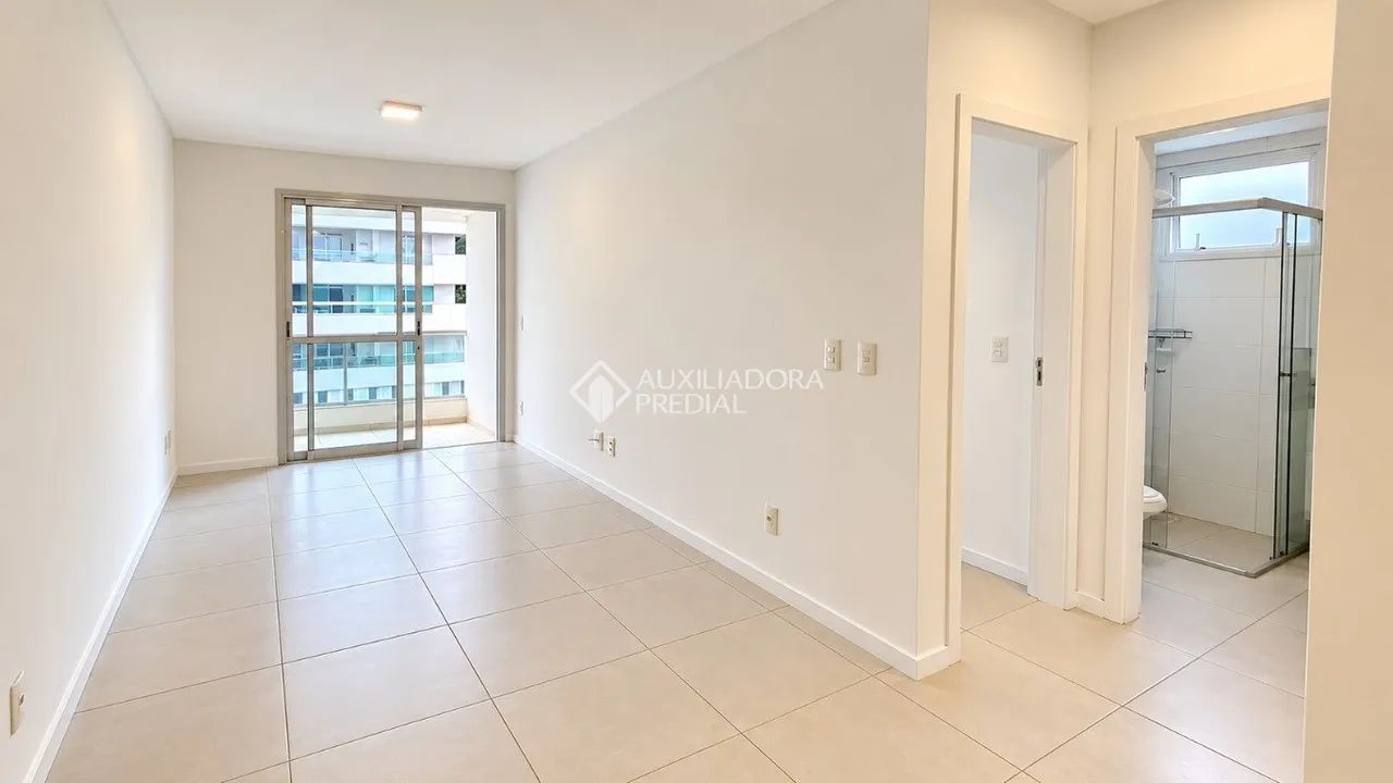 Apartamento à venda com 75 m² e 2 dormitórios no bairro Itacorubi - Foto 2