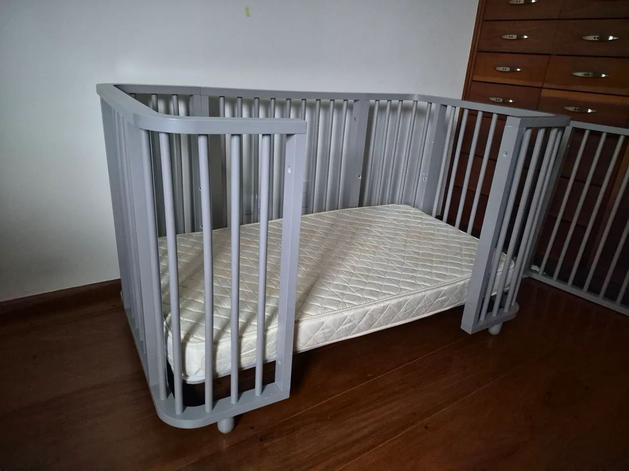 Berço evolutivo 3 em 1 Allegrini com cômoda - Foto 2