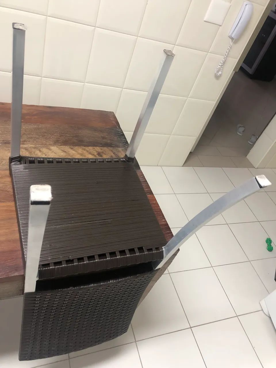 04 cadeiras de alumínio com fibra  - Foto 5