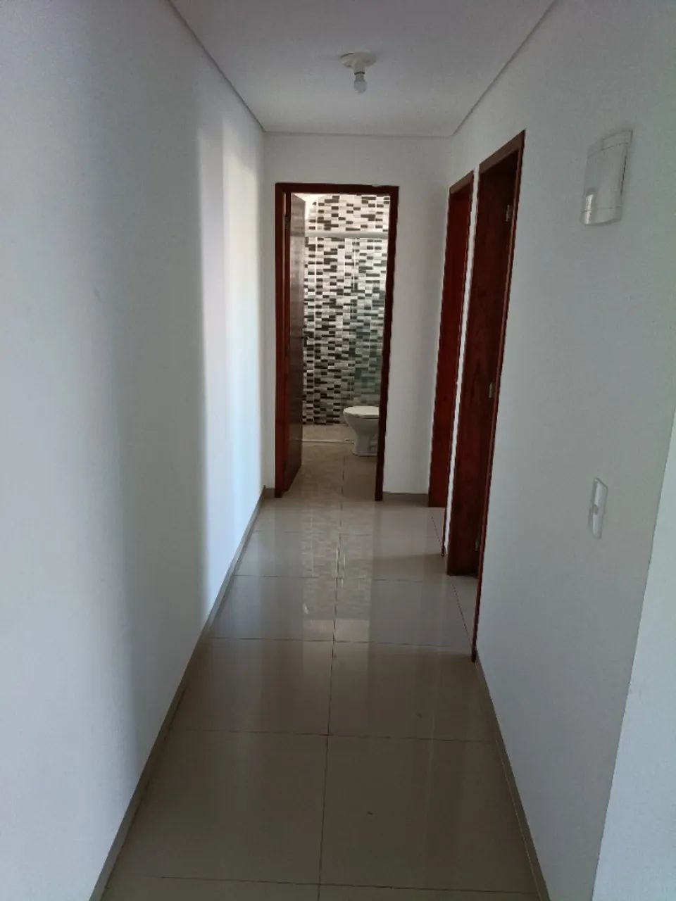 CAMPECHE ÓTIMA LOCALIZAÇÃO ANUAL 2 QUARTOS E GARAGEM.  - Foto 3