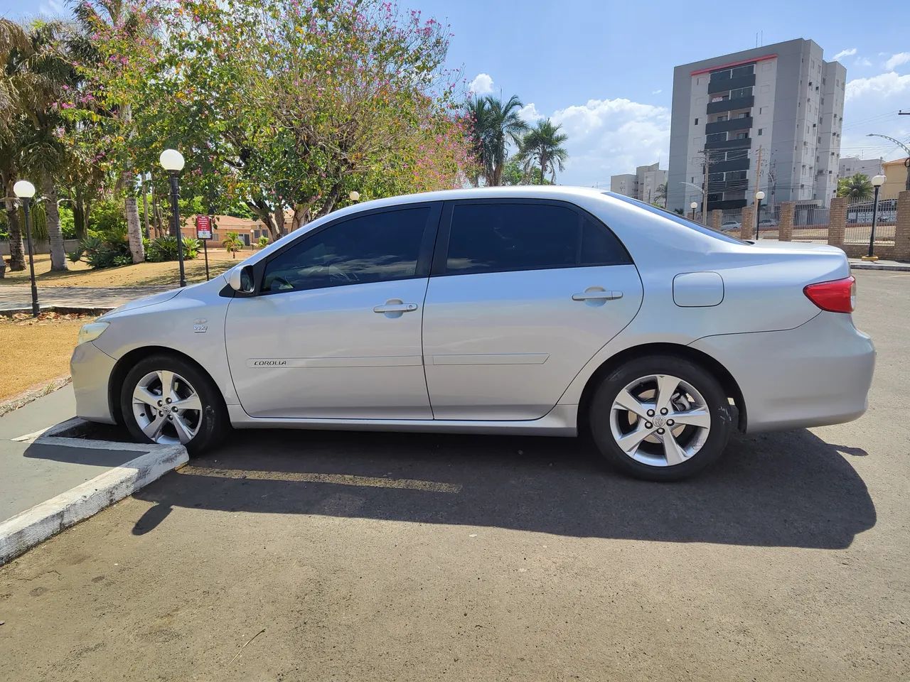 Toyota Corolla Corolla GLi 1.8 Flex 16V Aut. 2012