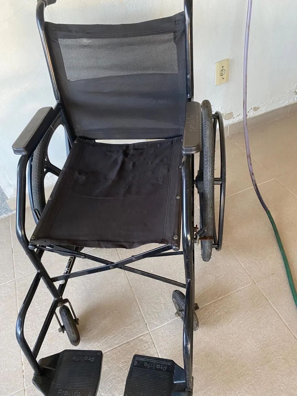 Vendo cadeira de rodas  - Foto 3