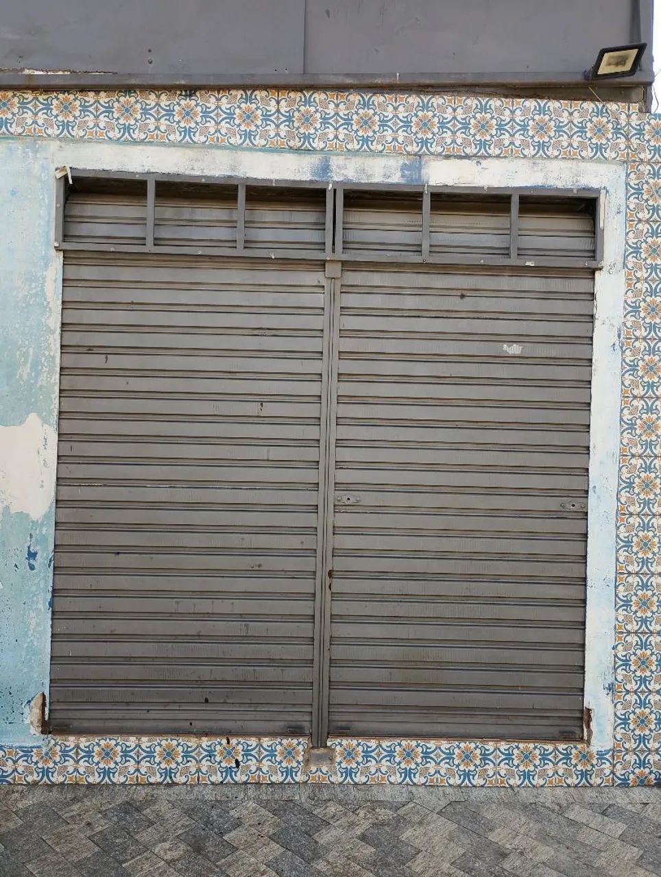 Porta de ferro para comércio