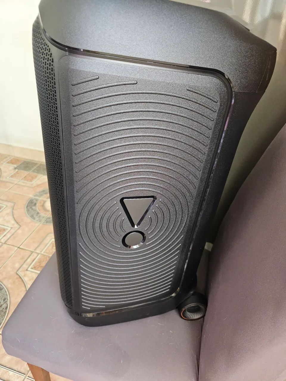 Caixa JBL 320 partybox  - Foto 4