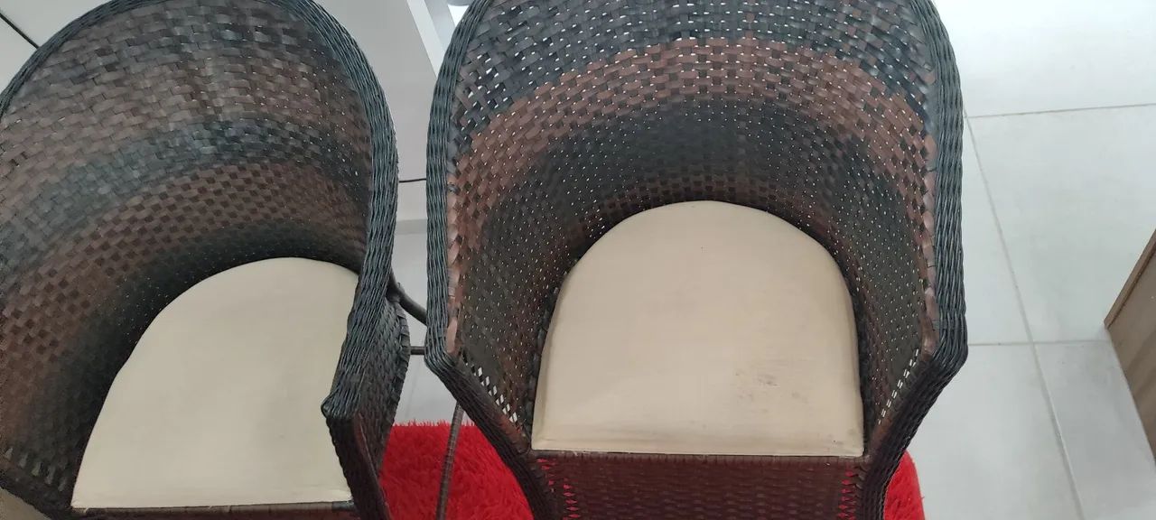 Poltronas de Fibra E Tapete - Super Conservadas - Foto 4