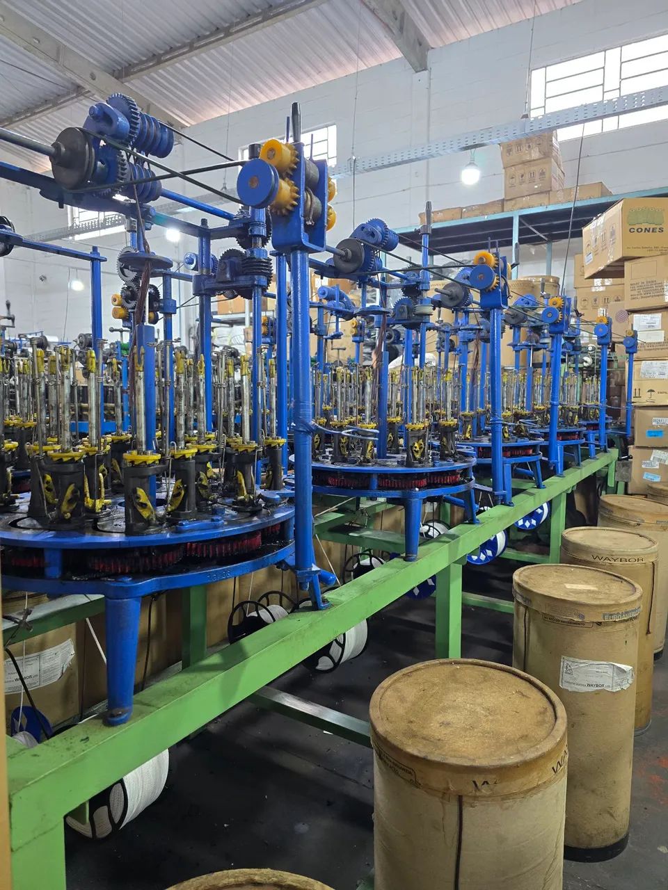 Bancada com 10 Máquinas Trançadeiras de cordão com 16 Fusos cada - Foto 3