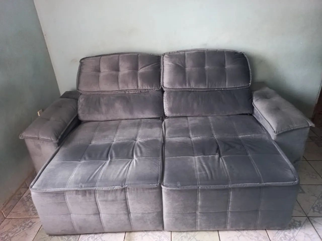 Vendo um sofá retrátil 