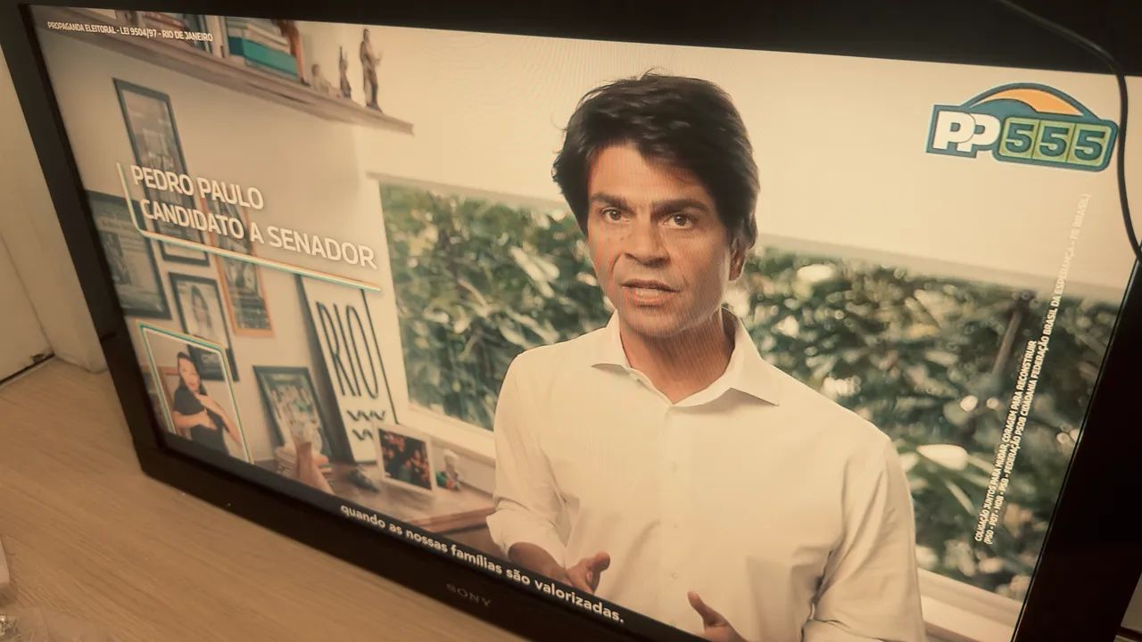 televisão LCD da marca Sony, modelo KDL-40BX405. - Foto 4