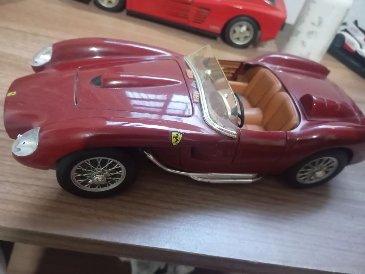 Carrinho miniatura Ferrari testa rossa 250 - Foto 4
