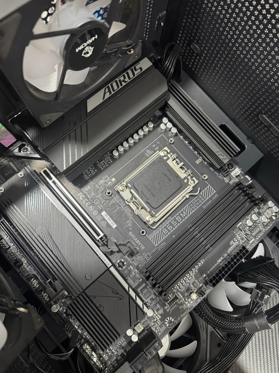 Placa mãe B650m Aorus Elite - Foto 2