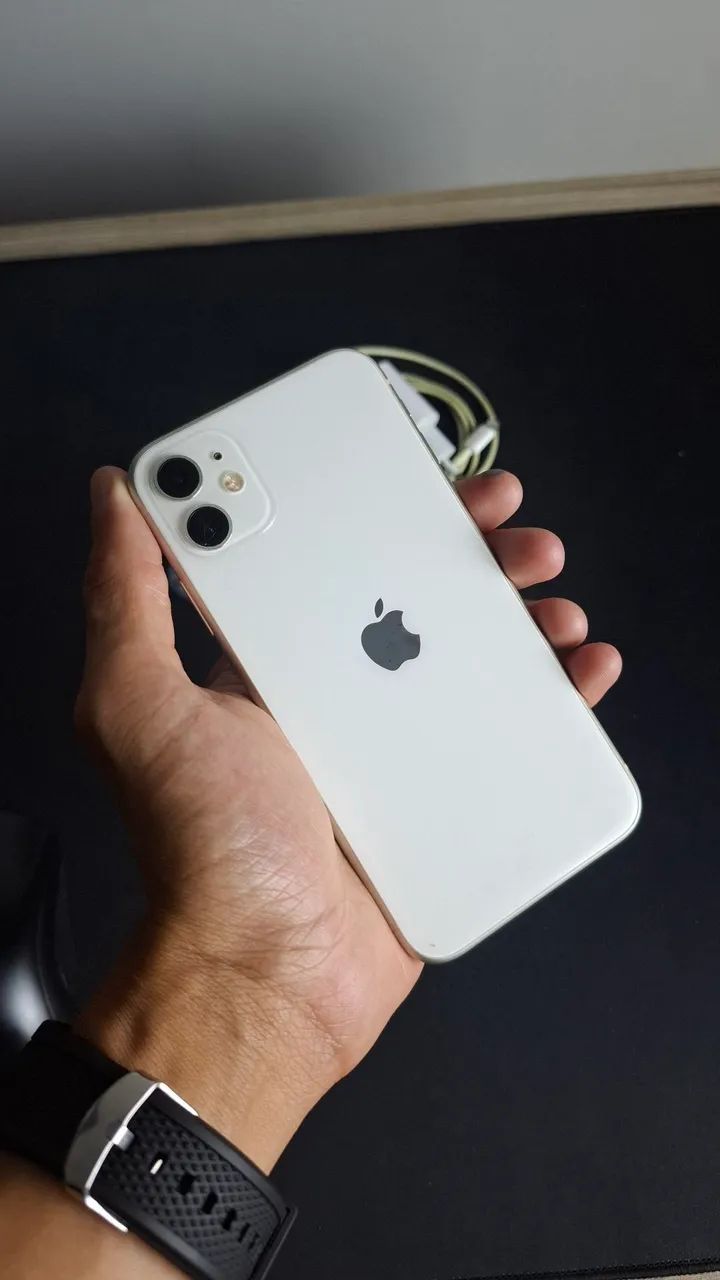 iPhone 11 64GB Funciona tudo 