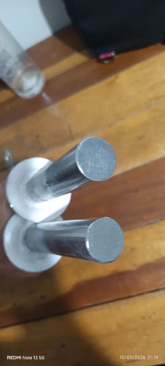 Par de barras maciças com presilhas