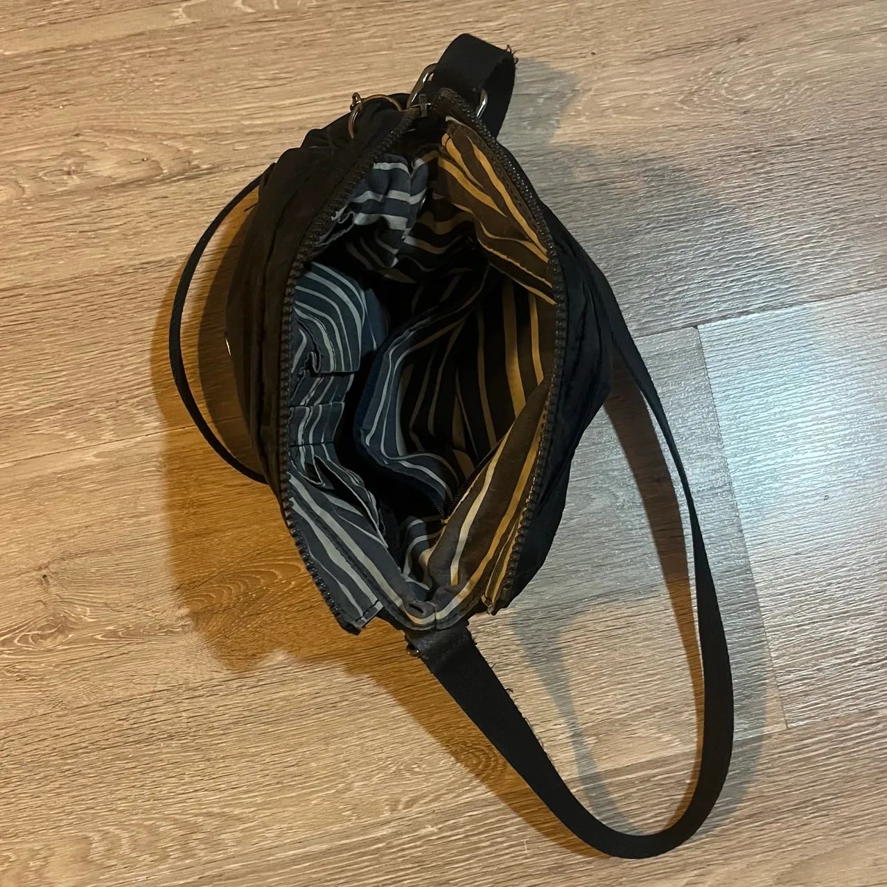 Bolsa Kipling Original Tiracolo Preta  - Foto 2