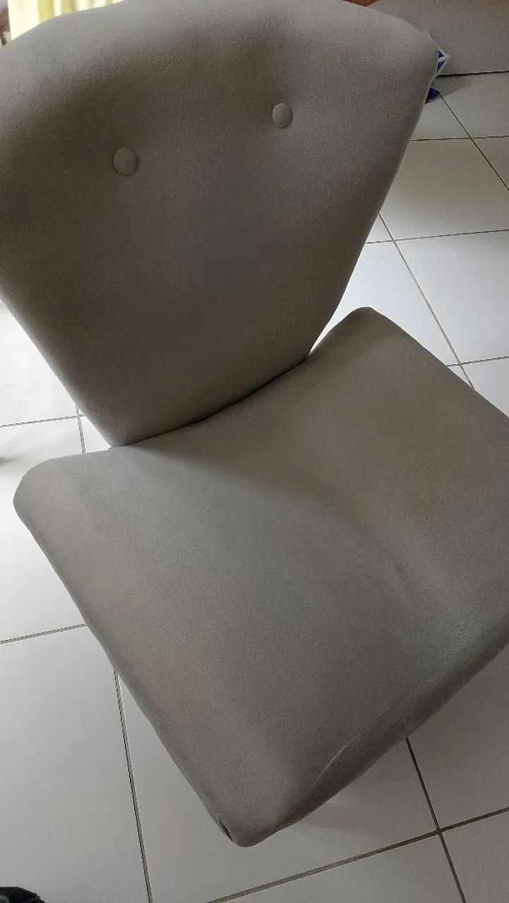 Poltrona cinza quase nem usada por 150 reais  - Foto 3