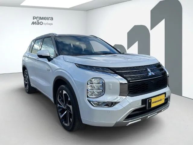 Mitsubishi Outlander OUTLANDER Signature 2.4 4x4 Aut (Híb) 2026