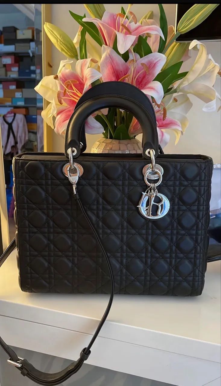 Bolsa Inspiração Lady  Dior! preta com 3 alças! Novinha com plástico nas ferragens !