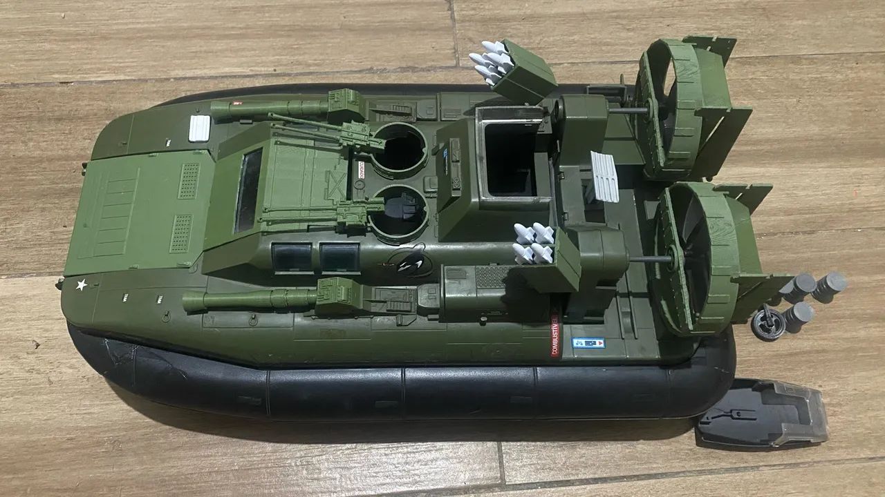 Comandos em Ação - Hovercraft Killer Whale (leia a descrição)