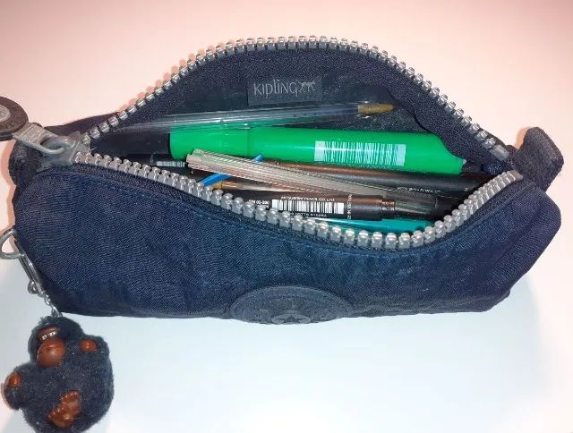 Estojo Kipling Original - Azul marinho com macaquinho - Foto 4