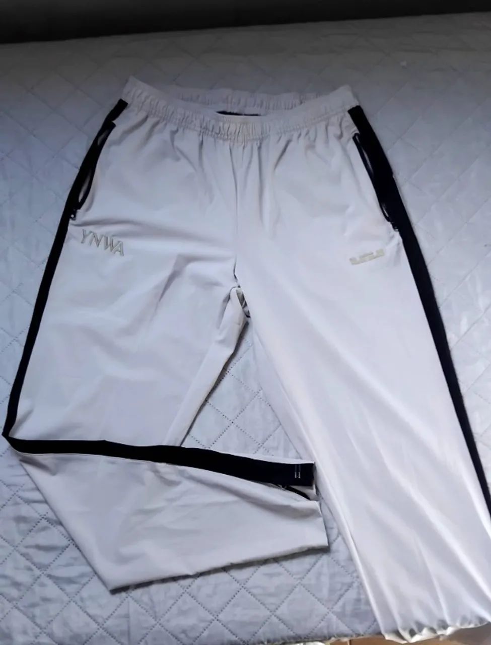 Conjunto Nike Liverpool x LeBron  - Foto 4