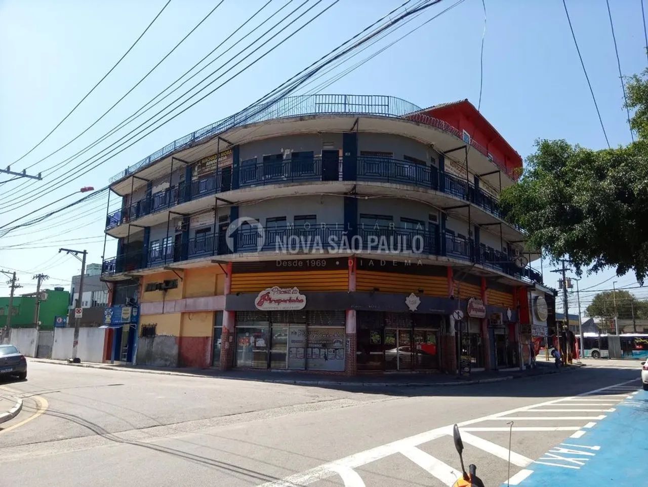 Sala à Venda em Piraporinha, Diadema - SP