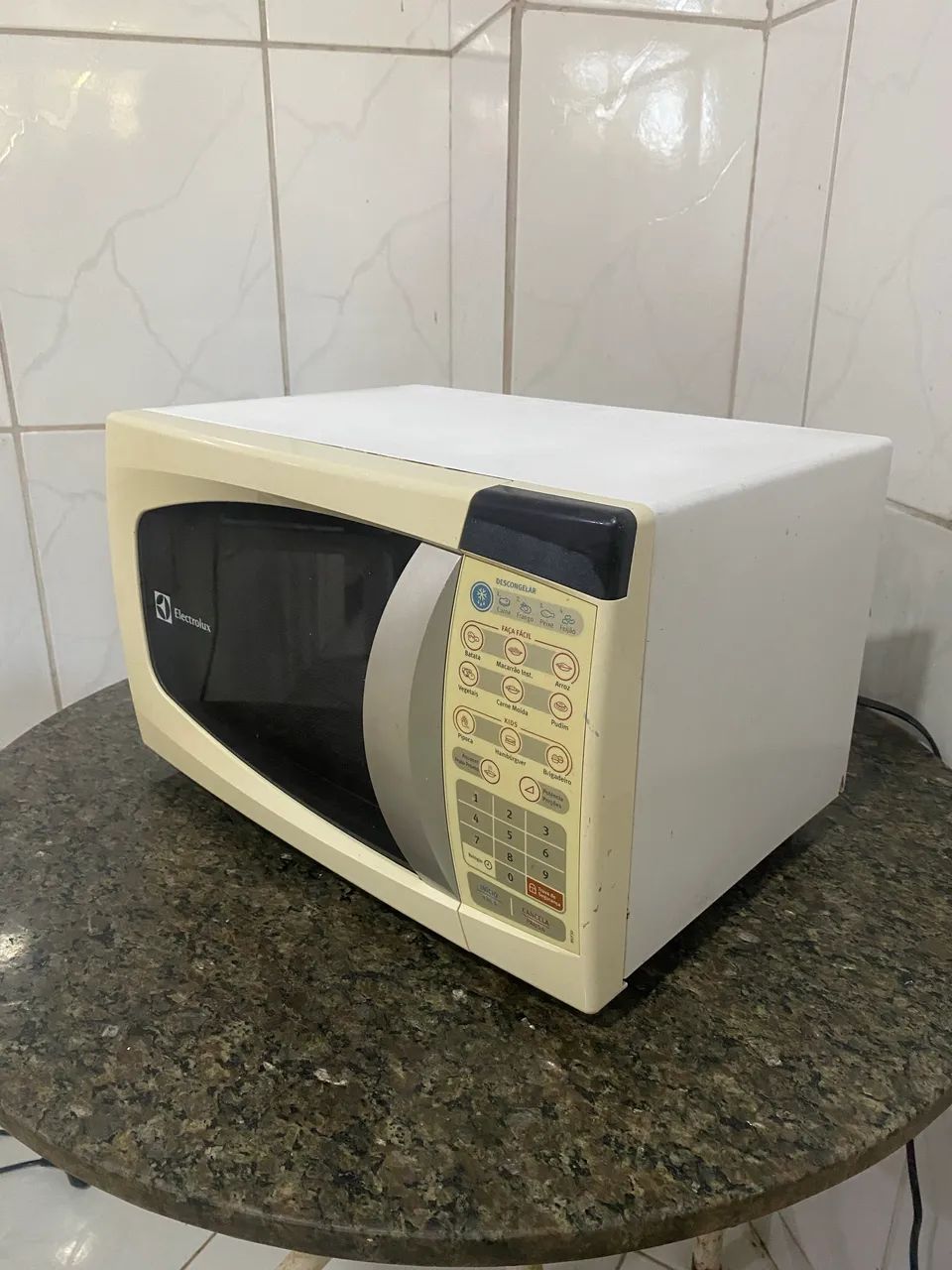 Microondas 20 litros  - Foto 4