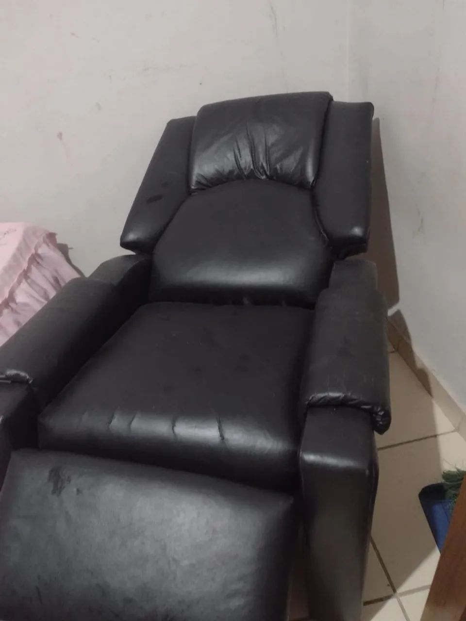 poltrona reclinável de couro 