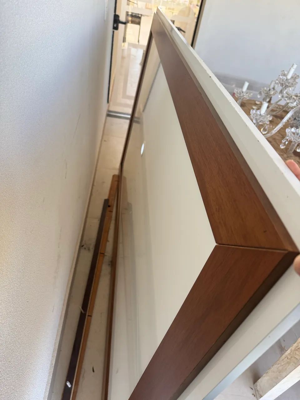 Vendo painel de Tv ótimo madeira maciça  - Foto 3