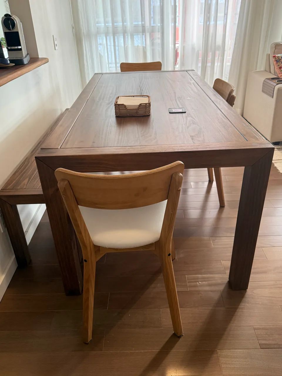 Mesa de jantar com cadeiras