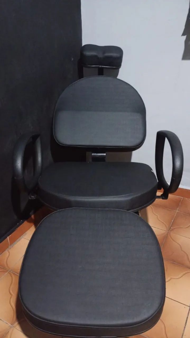 Cadeira de auriculoterapia e estética 