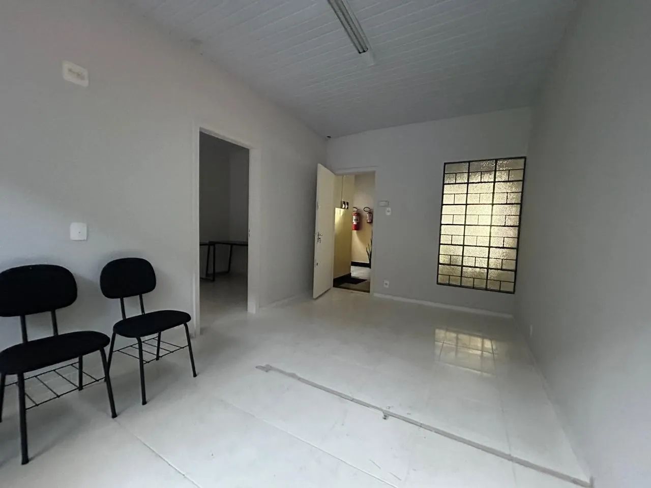 SALA COMERCIAL PARA LOCAÇÃO NO CENTRO - Foto 4