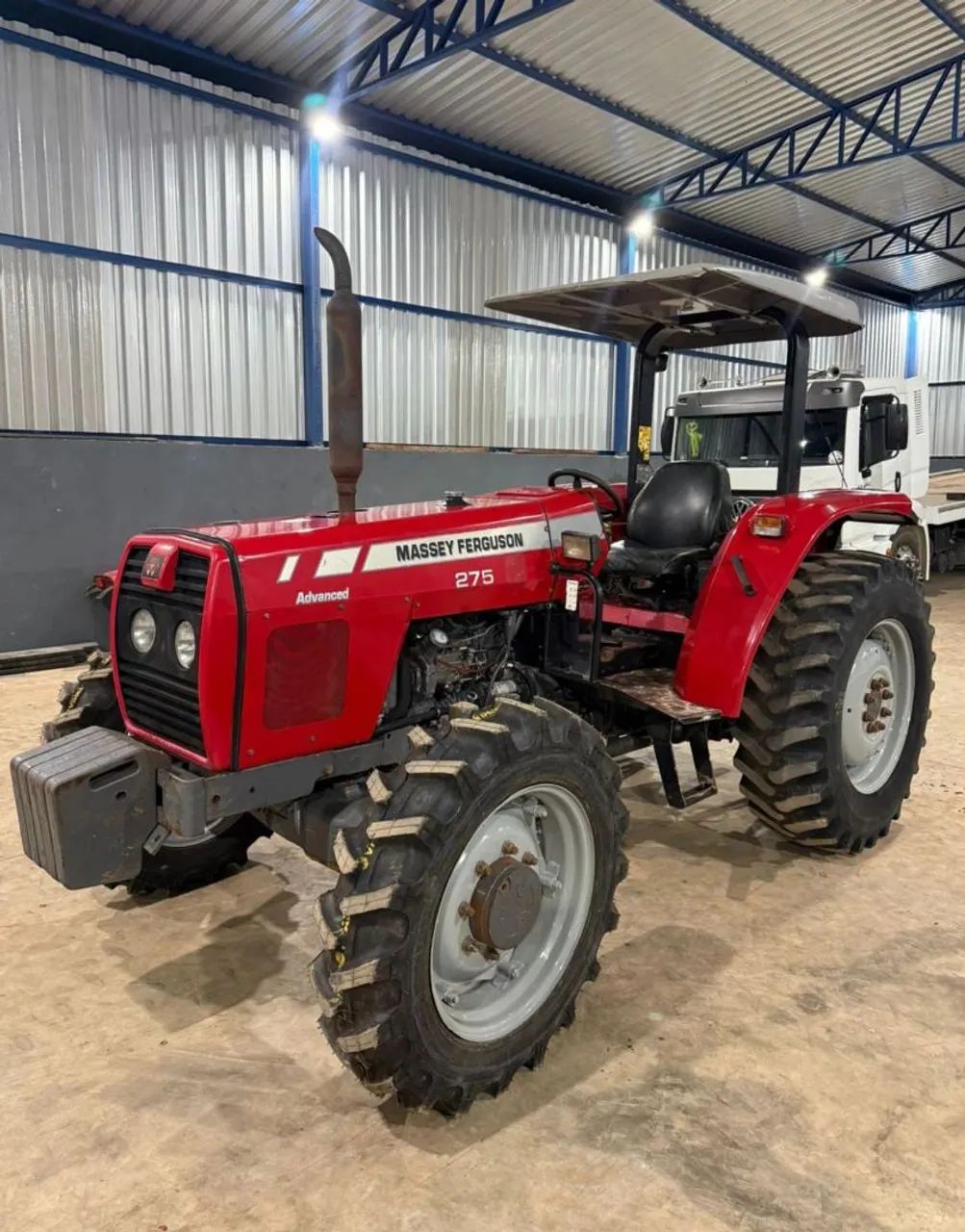 MF 275 Advanced 4x4 