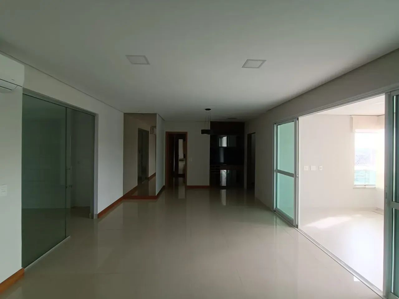 APTO CENTRAL, COM 3 SUÍTES - COND. IMPÉRIA - Foto 2