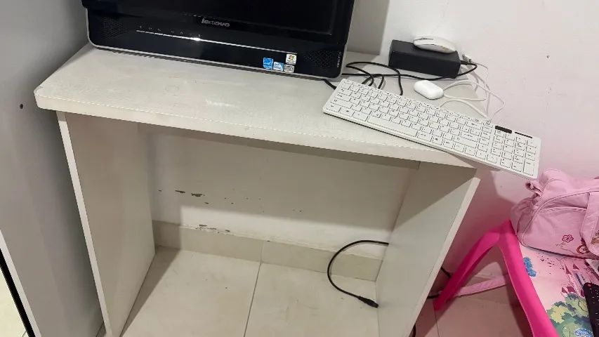 Mesa de computador. 