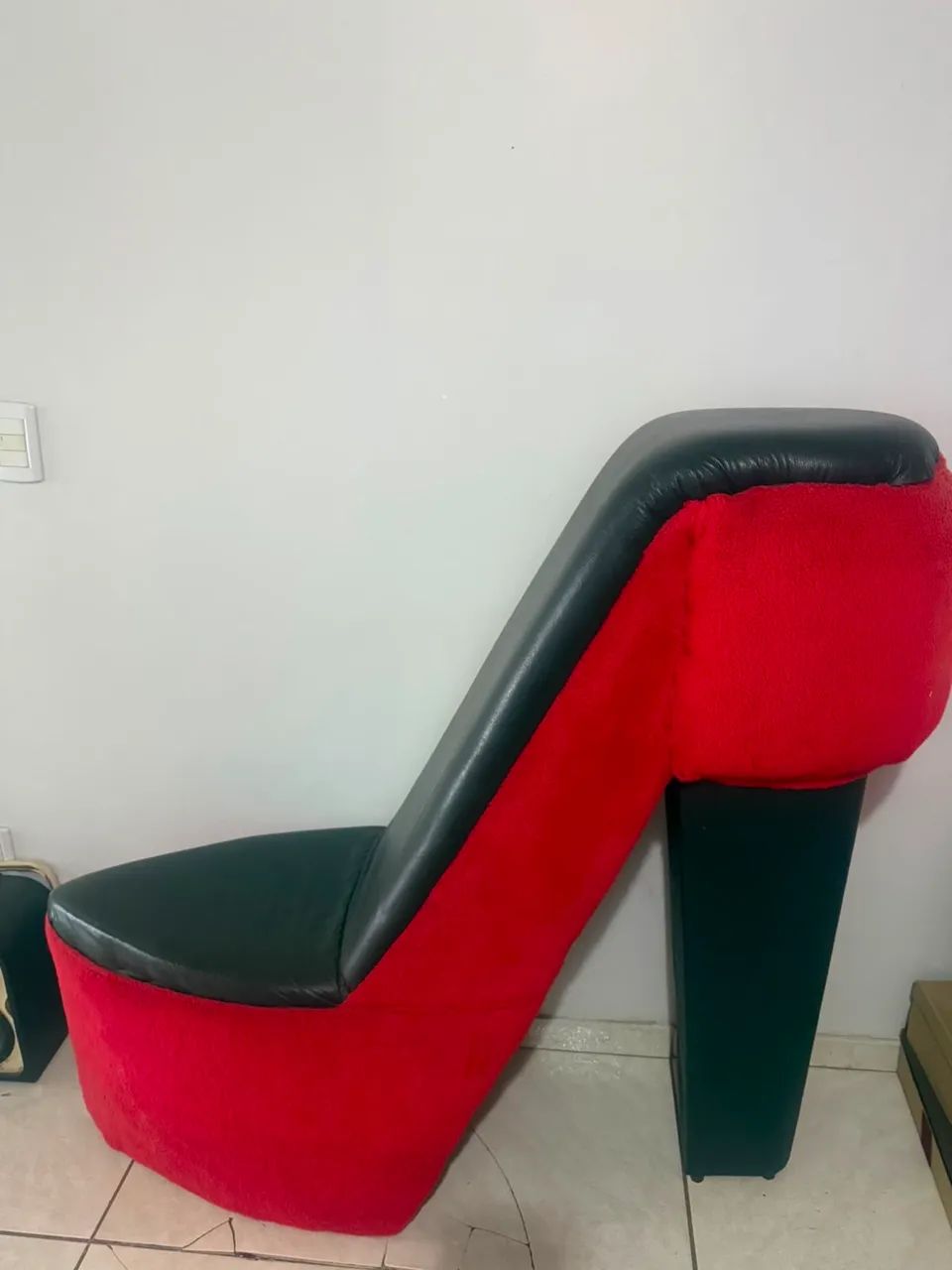 Poltrona em forma de sapato 