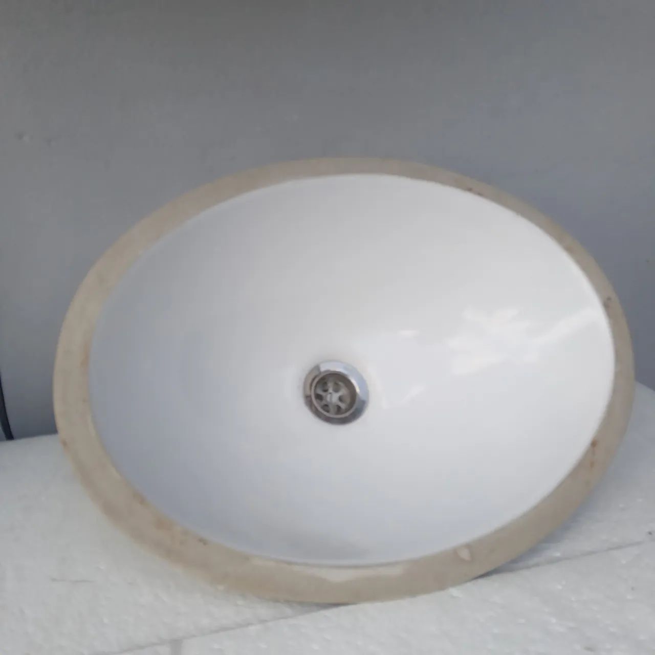 Roca Oval Recessed Cuba. 37 X 26