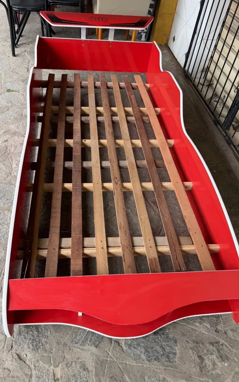 Cama infantil carros usada 