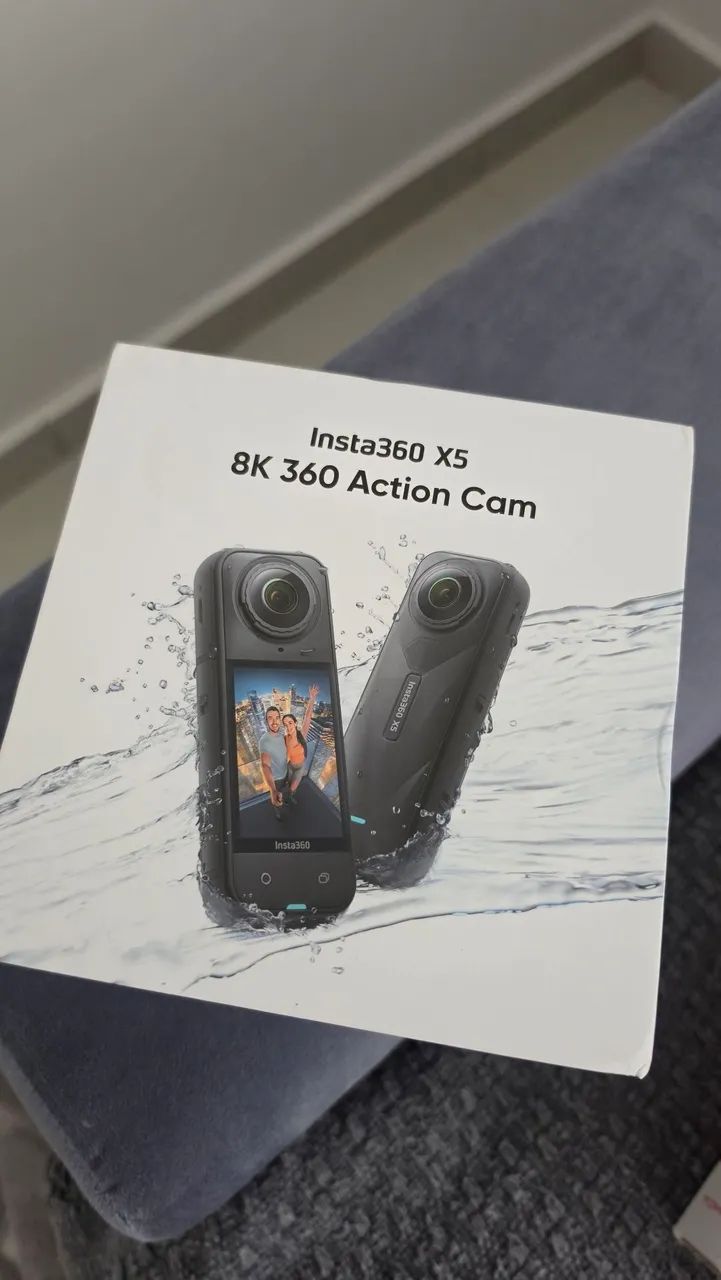 Camera Insta 360 X5
