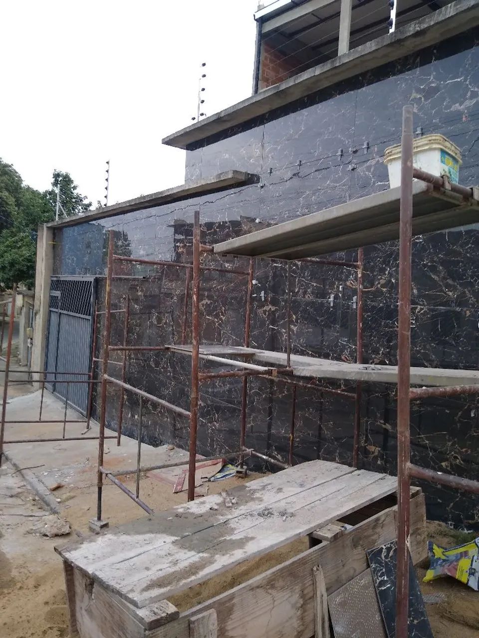 Pedreiro da base au acabamento 