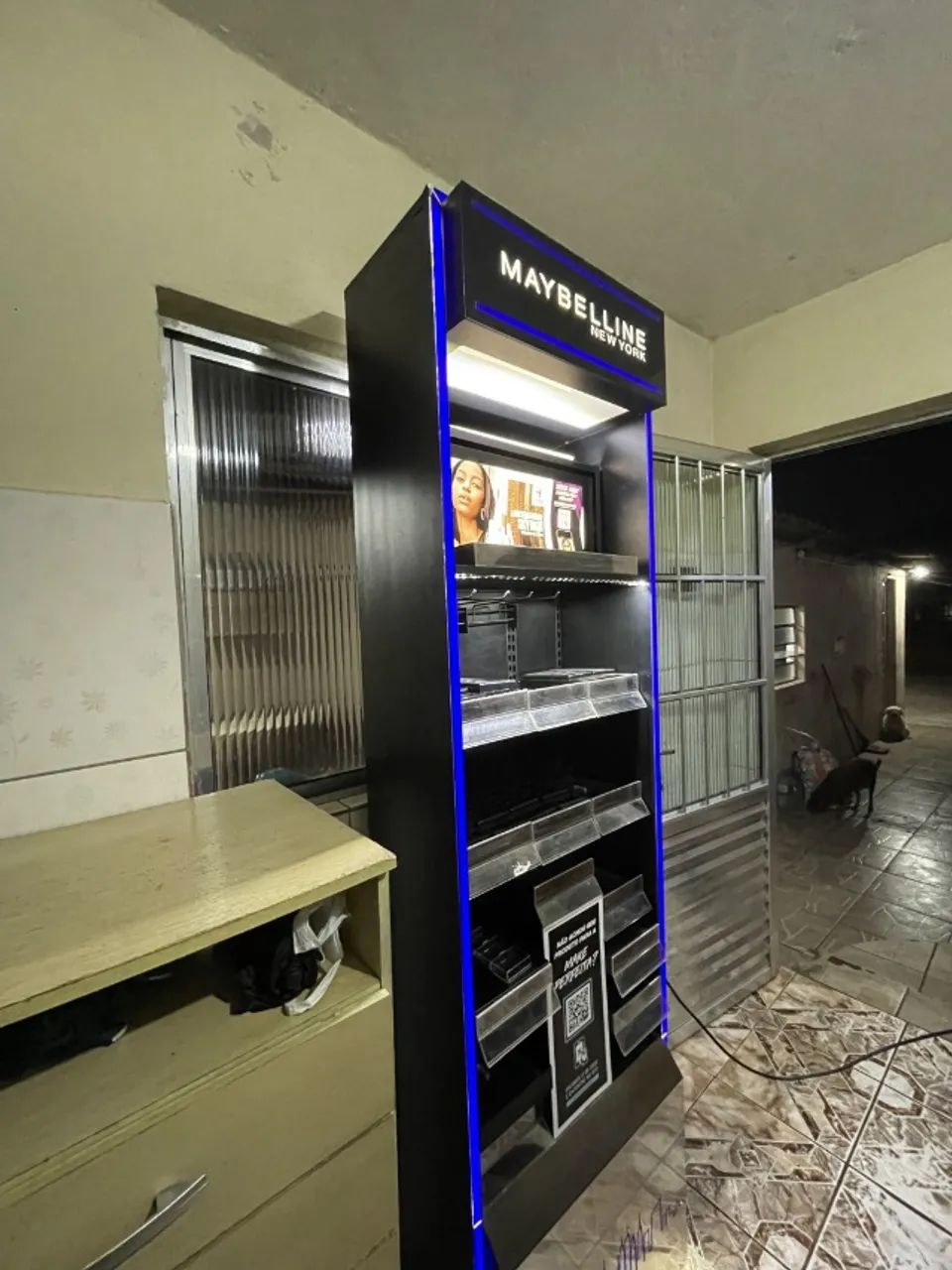 Vende-se balcão expositor com iluminação de led  - Foto 3