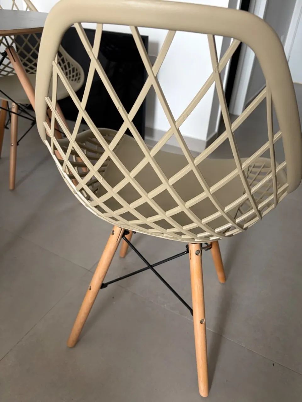 Conjunto de mesa com 4 cadeiras - Foto 3