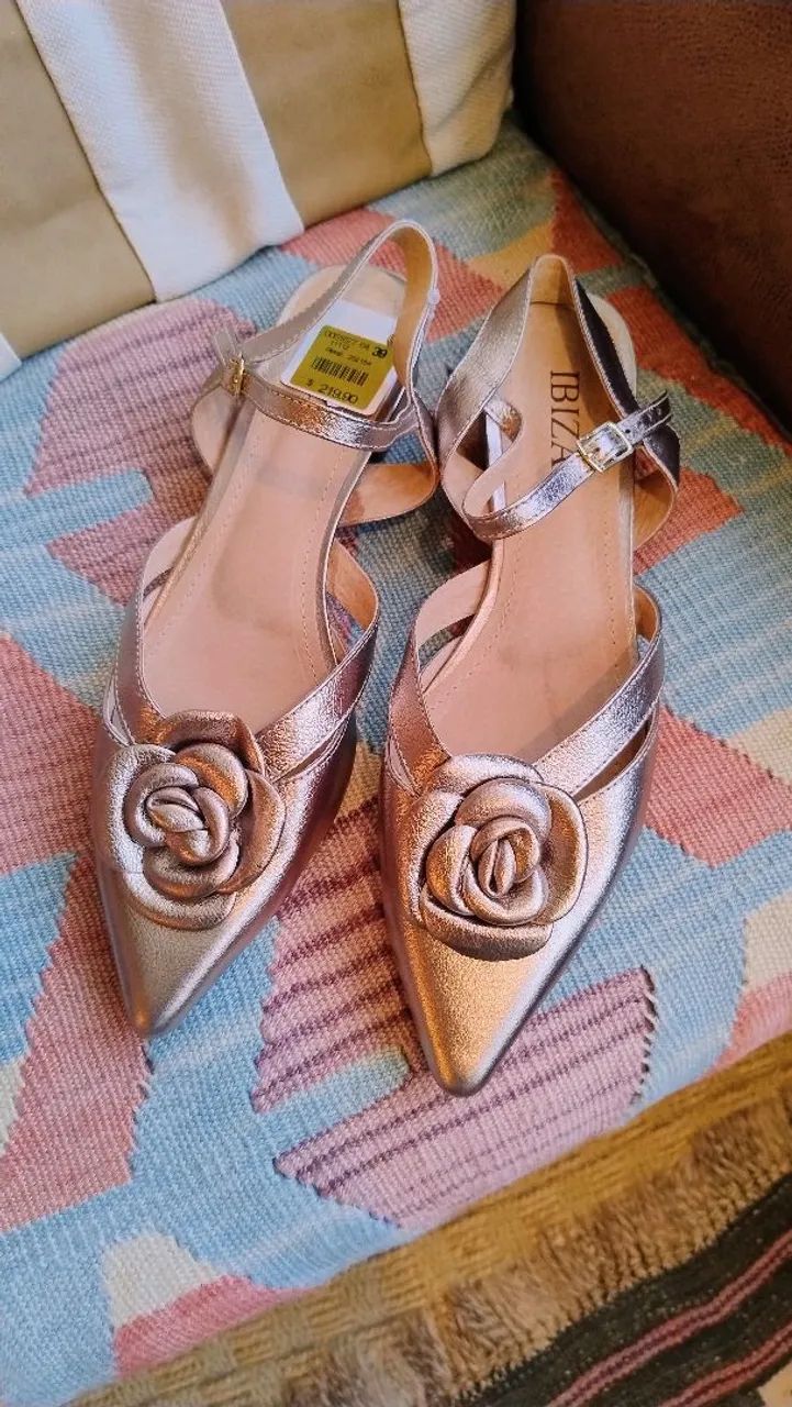 Slingback Dourado Velho com Camelia da Ibiza
