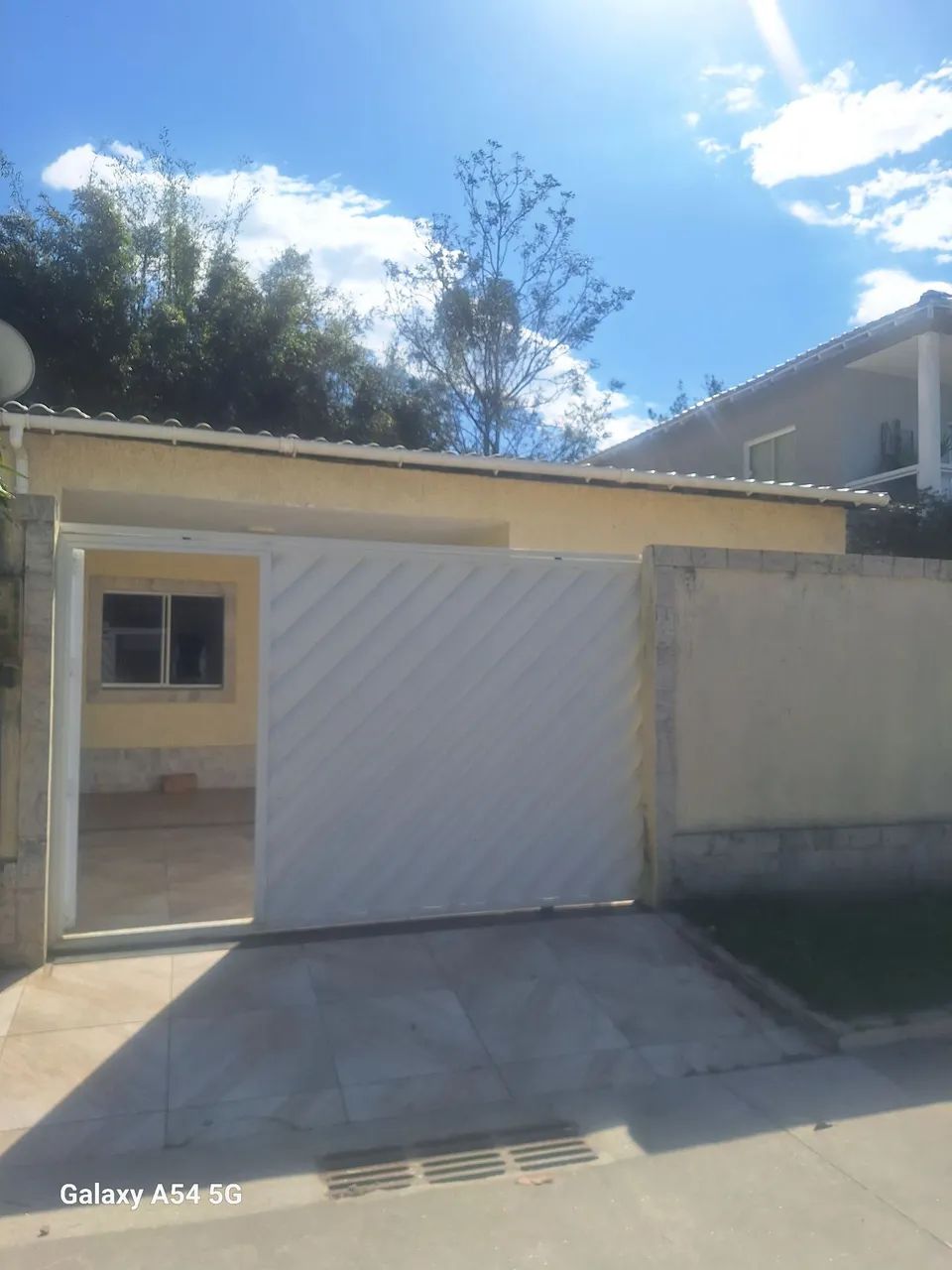 Alugo casa térreo  com quintal 