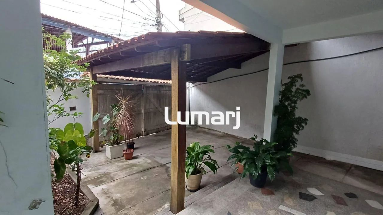 Oportunidade: Ampla Casa com Varanda e Quintal - Foto 4