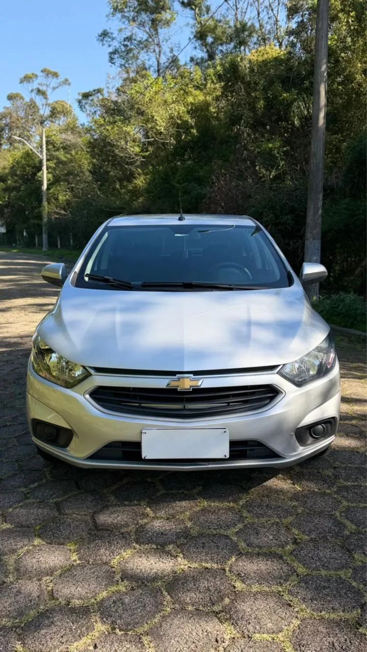 Chevrolet Onix Hatch LT 1.0 8V Flex Mec. 4P 2019 - Foto 2