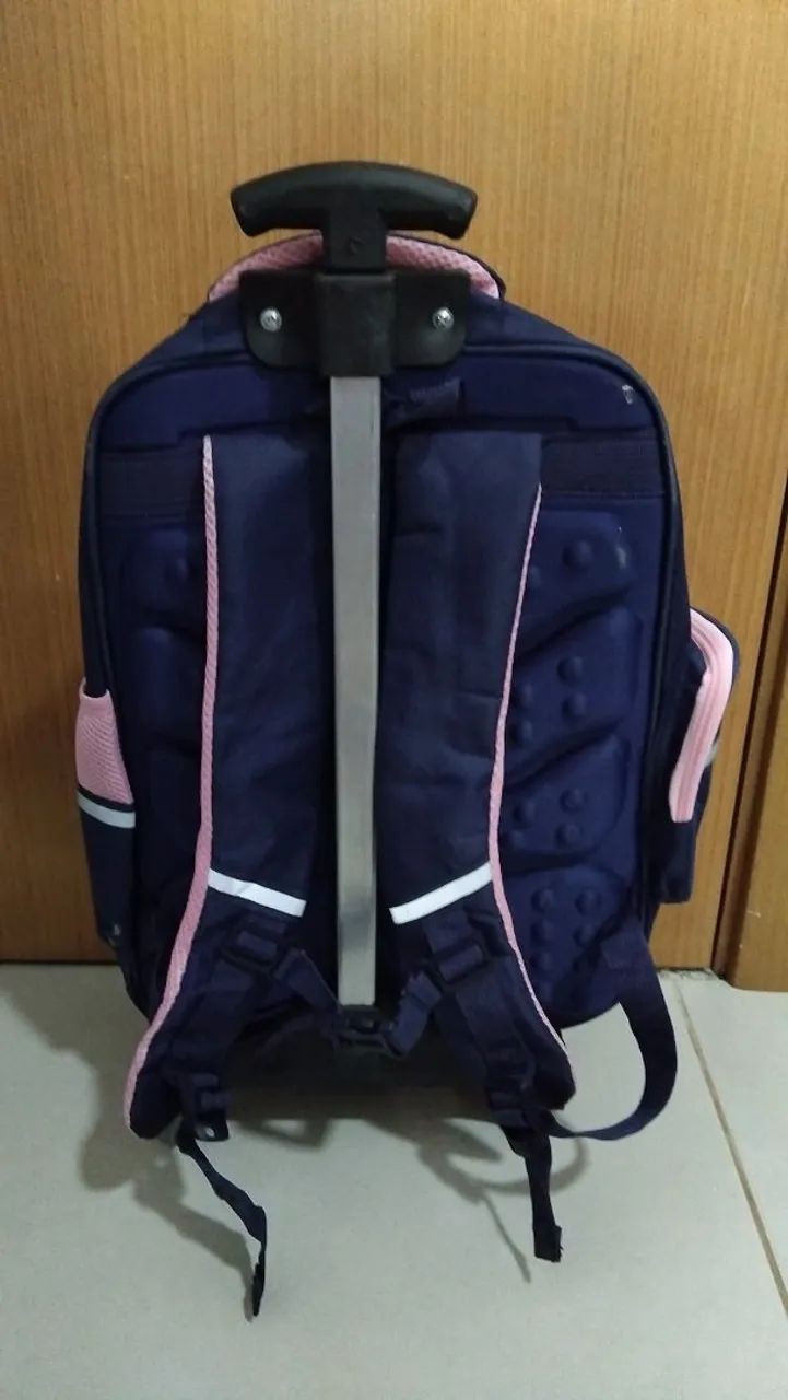 Mochila escolar com rodinhas nova! - Foto 3