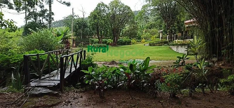 CHÁCARA FORMADA COM RIBEIRÃO EM PASSA-QUATRO - MG