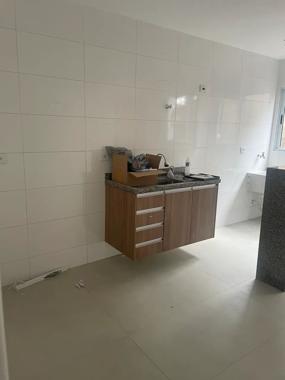Aluga se quarto e cozinha em perus 